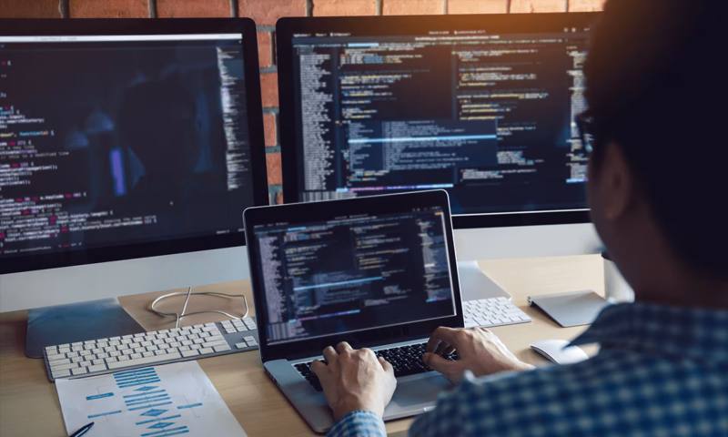 数据科学选型:R与Python如何赋能宁德网站建设?